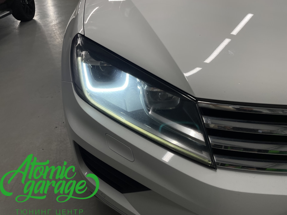 Volkswagen Touareg FL, ремонт дневного ходового огня (ДХО)правой фары ...