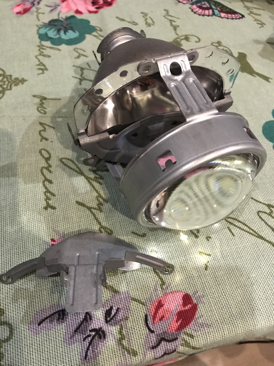 1. Разборка и чистка фар — Audi A6 Avant (C5), 2,5 л, 2002 года ...