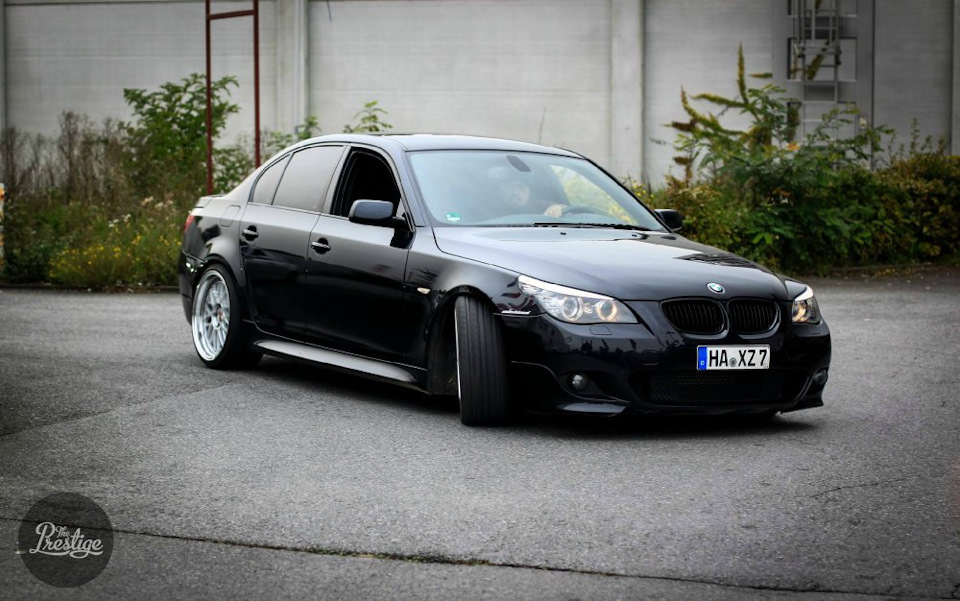 BMW 5 e60 черная