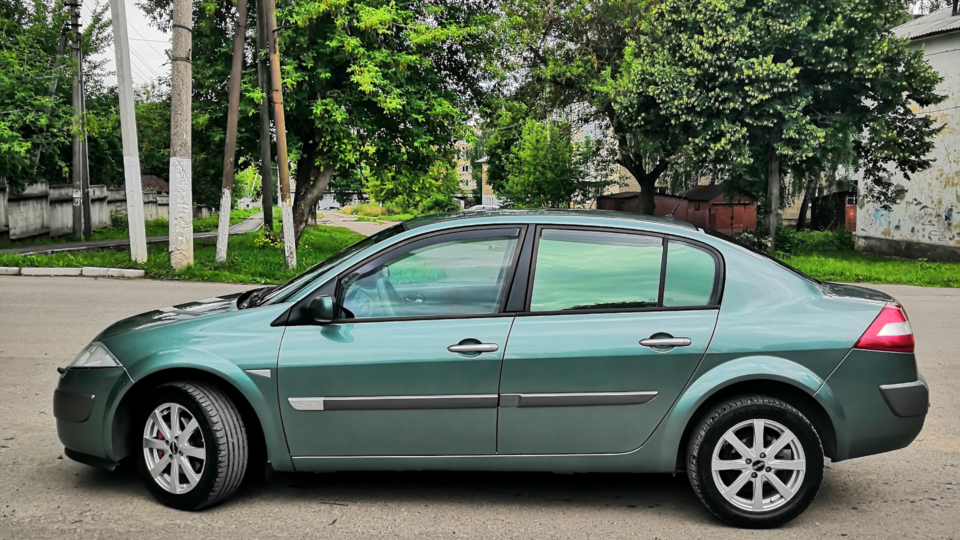 Renault Megane II 1.6 бензиновый 2005 | Зелёный перламутр на DRIVE2