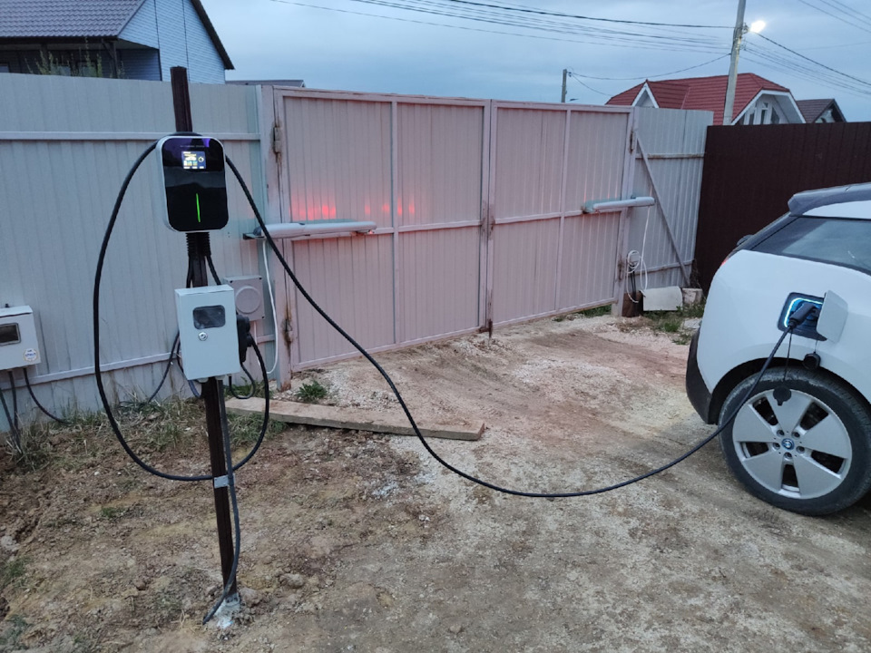 Электростолб — BMW i3, 2018 года | заправка | DRIVE2