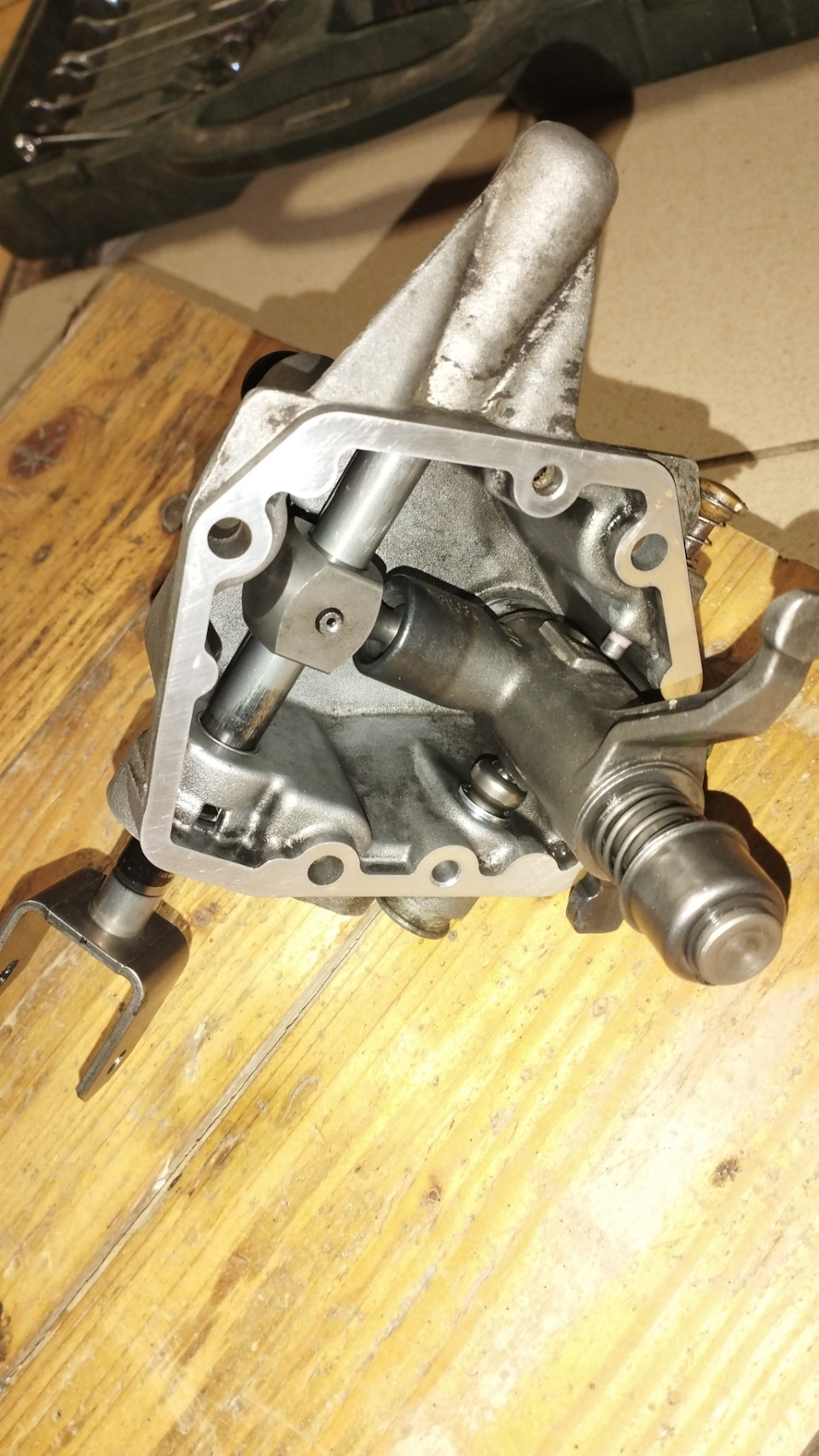 Замена масла мкпп — Opel Astra H, 1,6 л, 2008 года | своими руками | DRIVE2