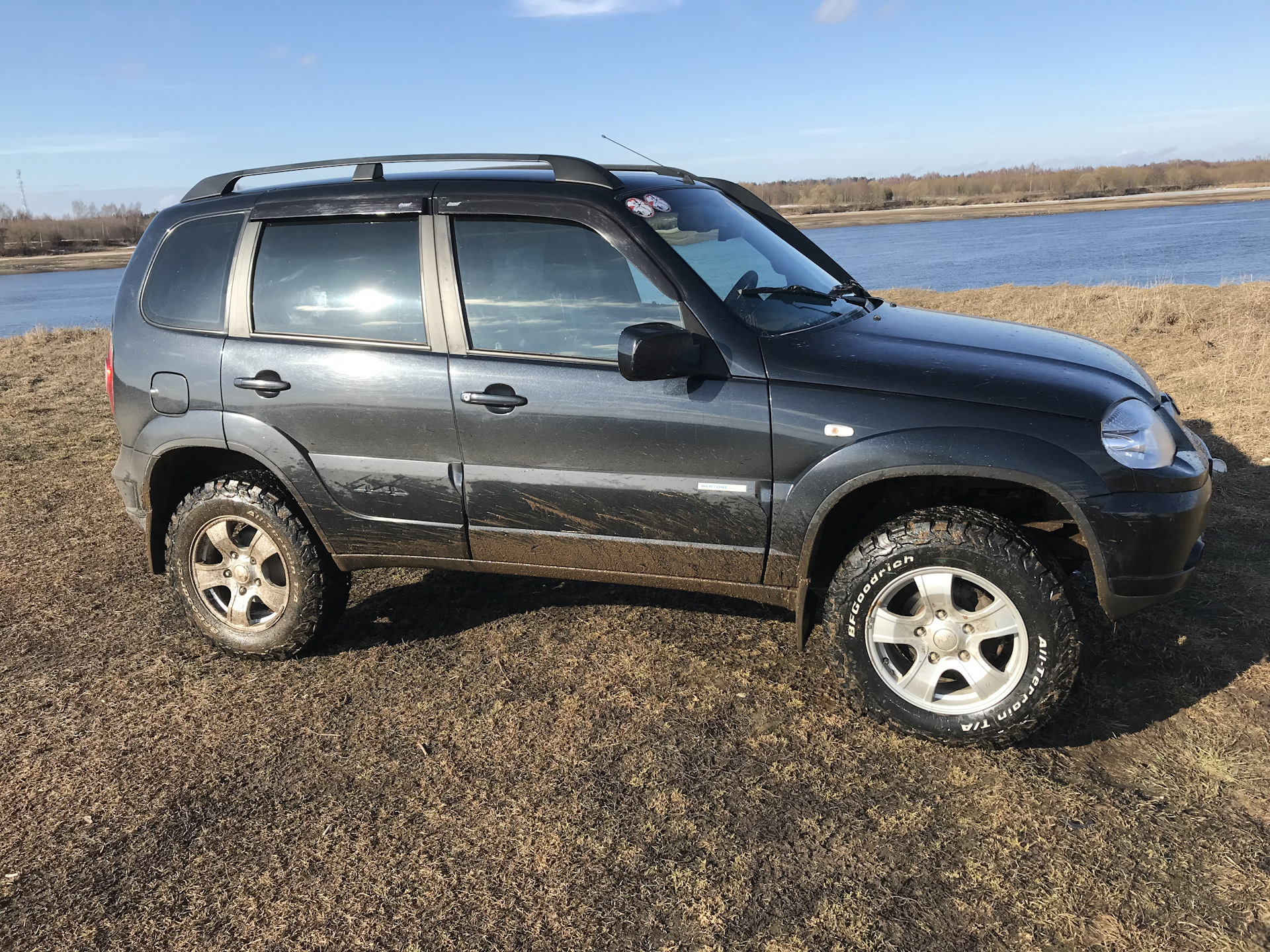 Нива шевроле 16. 215 70 R16 на ниву Шевроле. Chevrolet Niva 225/70/16. 225 70 R16 на ниву Шевроле. Шеви Нива 215\70r16.