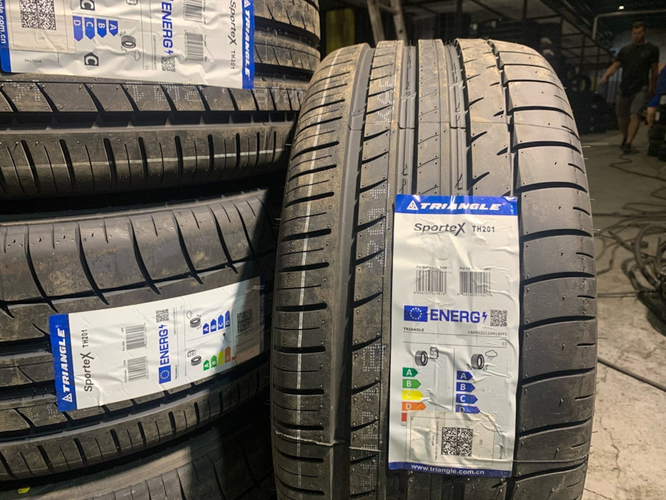 Триангл 245/45r18 tr986.