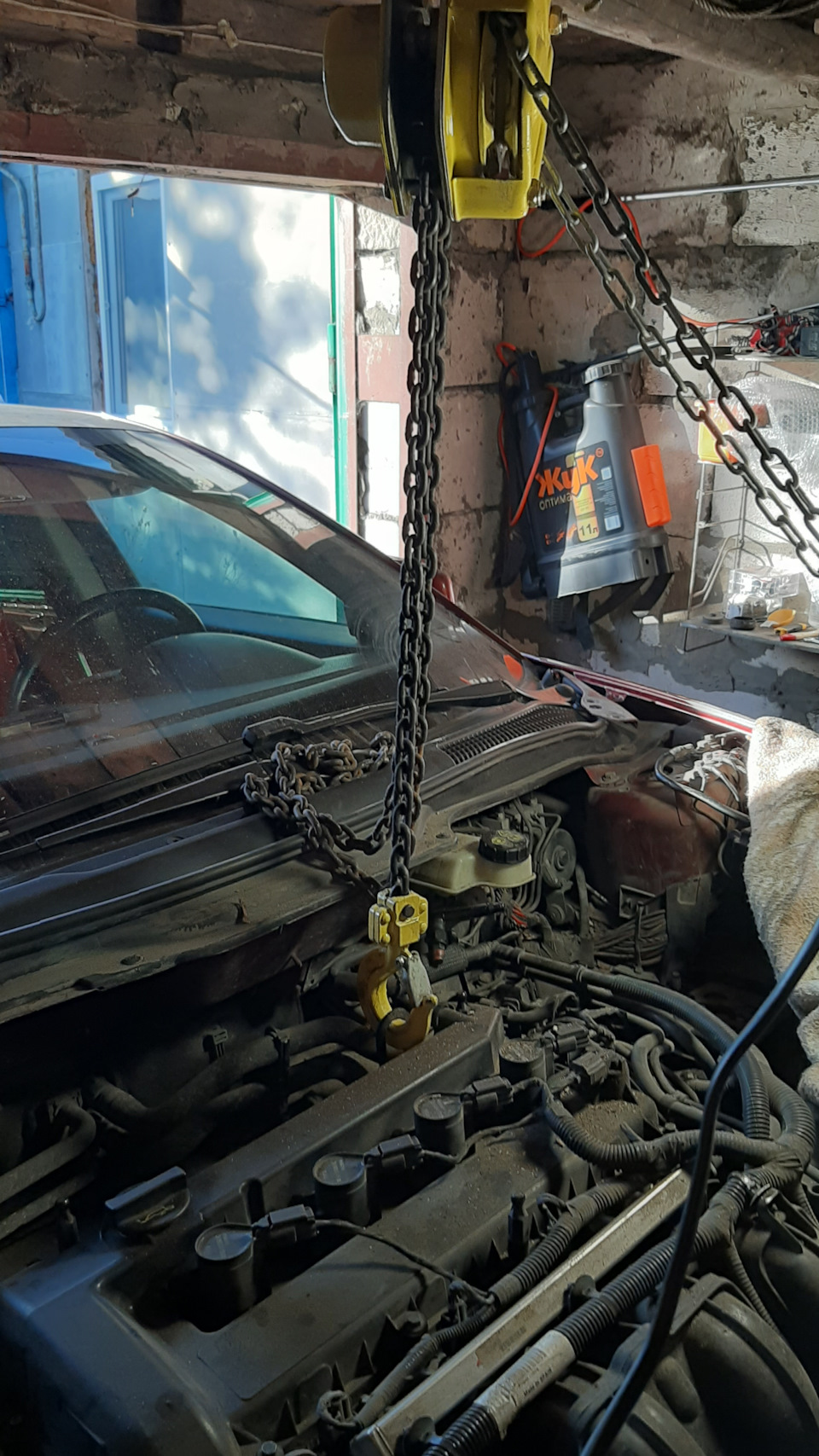 Течь сальника коленвала. Переклейка герметика поддона. — Volvo S40 (2G ...