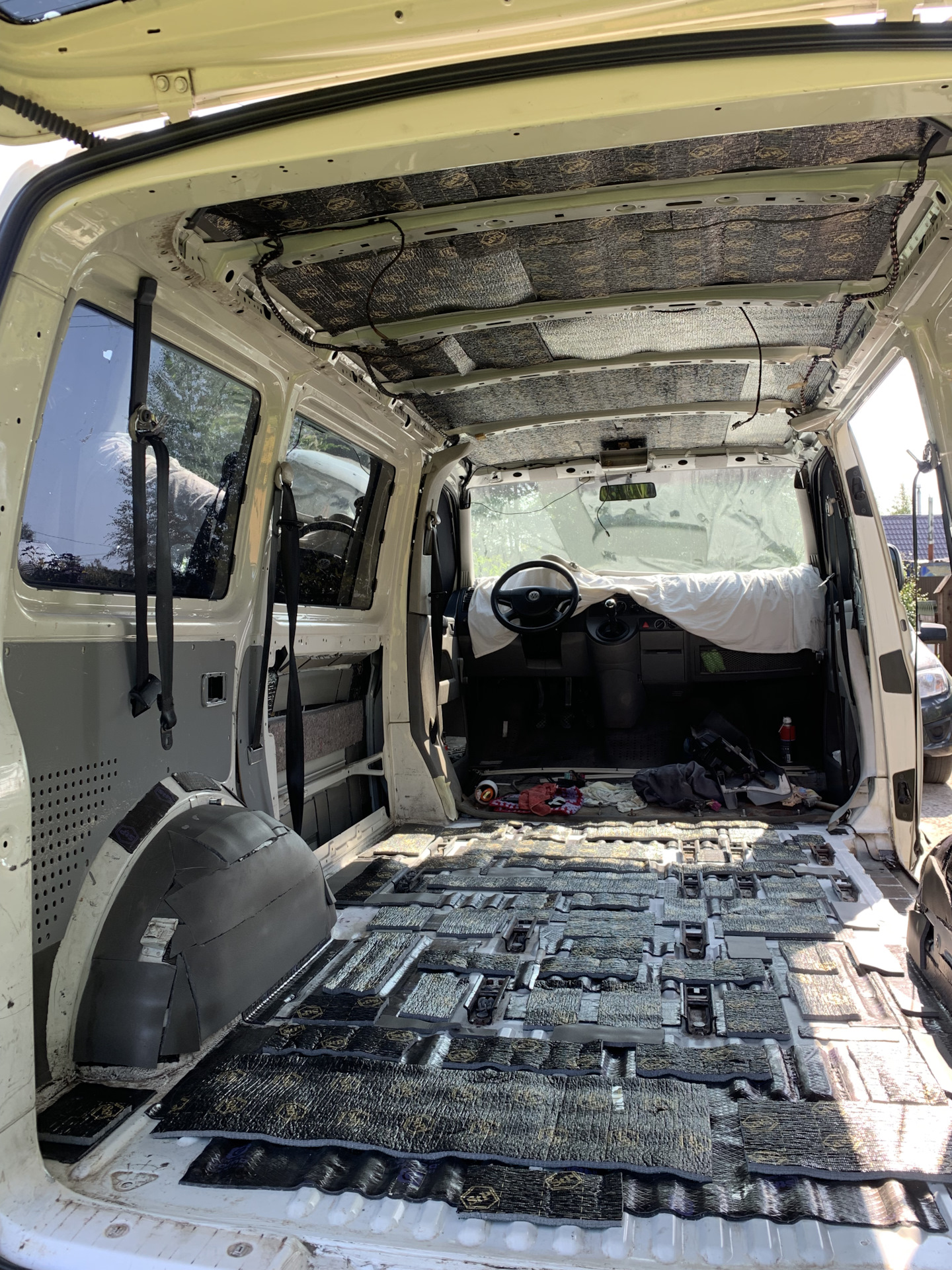 Почти полная шумоизоляция — Volkswagen Transporter T5, 1,9 л, 2007 года ...