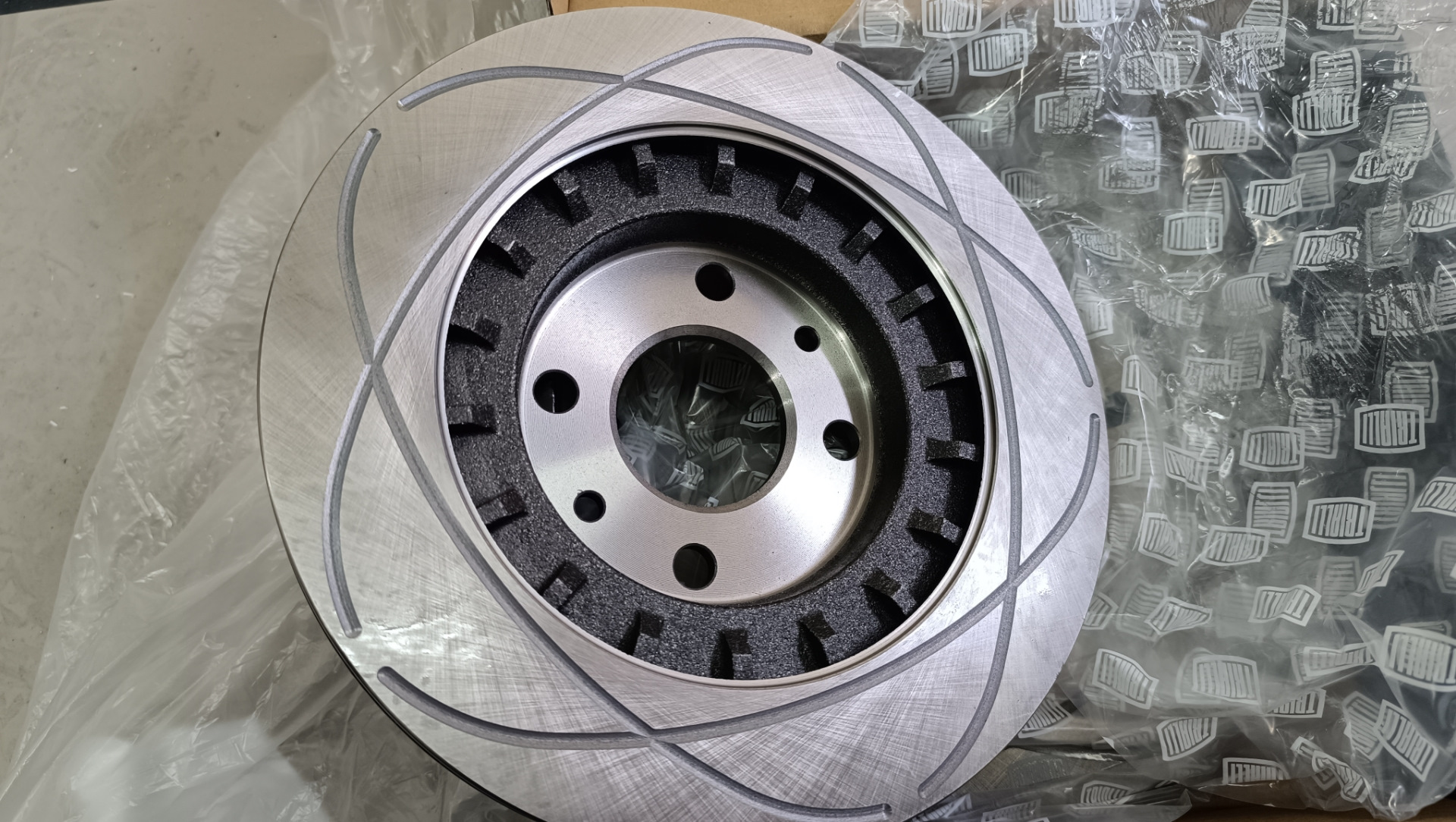 Подготовка тормозных дисков к установке R 14 TRIALLI DF 342 — Lada ...