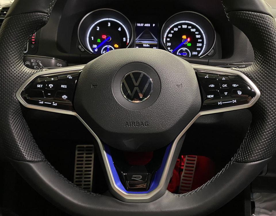 Сенсорный руль. Сенсорный руль тигуан 2021. Руль тигуан r line 2021. Бмв сенсорный руль. Сенсорный руль.