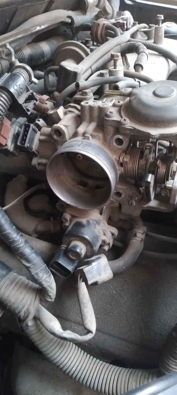 Снятие дроссельной заслонки — Mitsubishi Montero Sport, 3 л, 2001 года ...