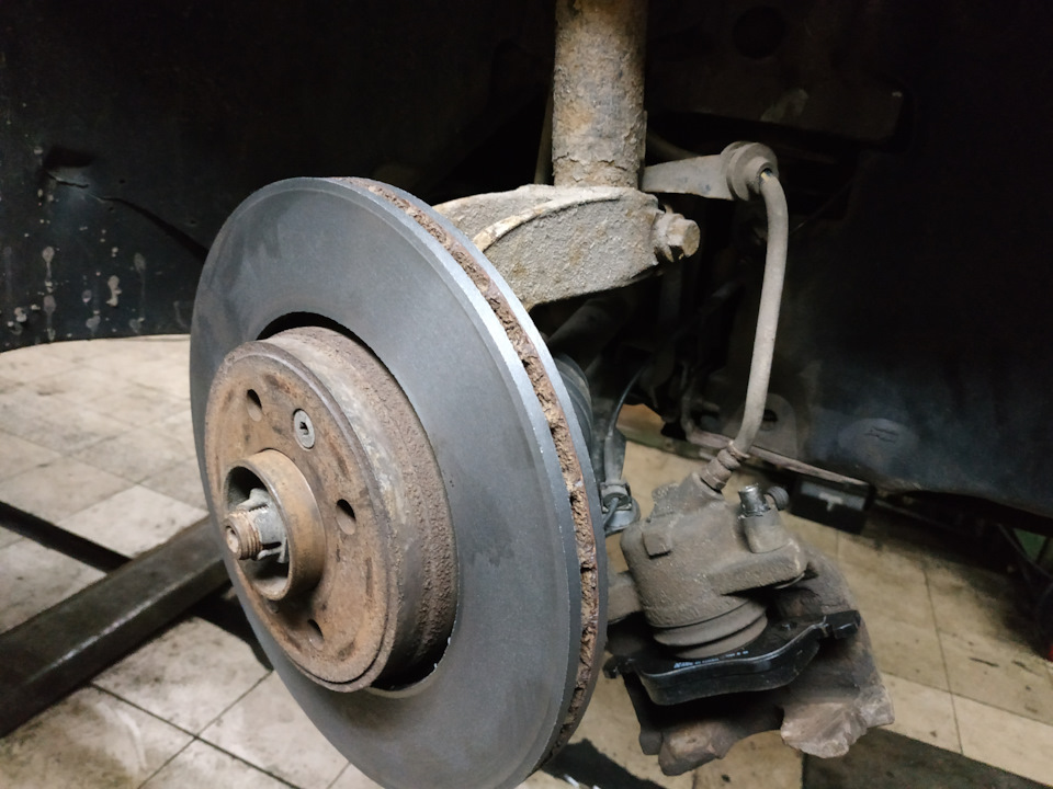 Проточил тормозные диски — Renault Megane II, 1,5 л, 2009 года ...