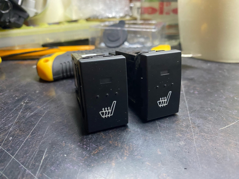 Подсветка кнопок подогрева сидений — Mazda 3 (1G) BK, 1,6 л, 2007 года ...