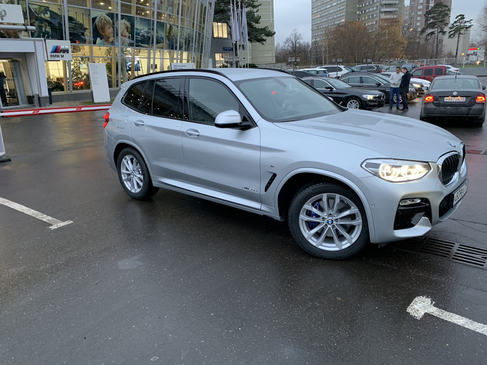 Шины бмв x4. BMW x4 g02 r18. Диски BMW x4 g02 r19. BMW x3 g01 диски. V-spoke 618 BMW x3.