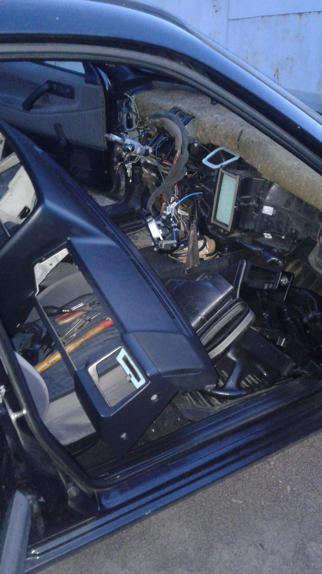 Замена радиатора отопителя — Volkswagen Passat B3, 1,8 л, 1992 года ...