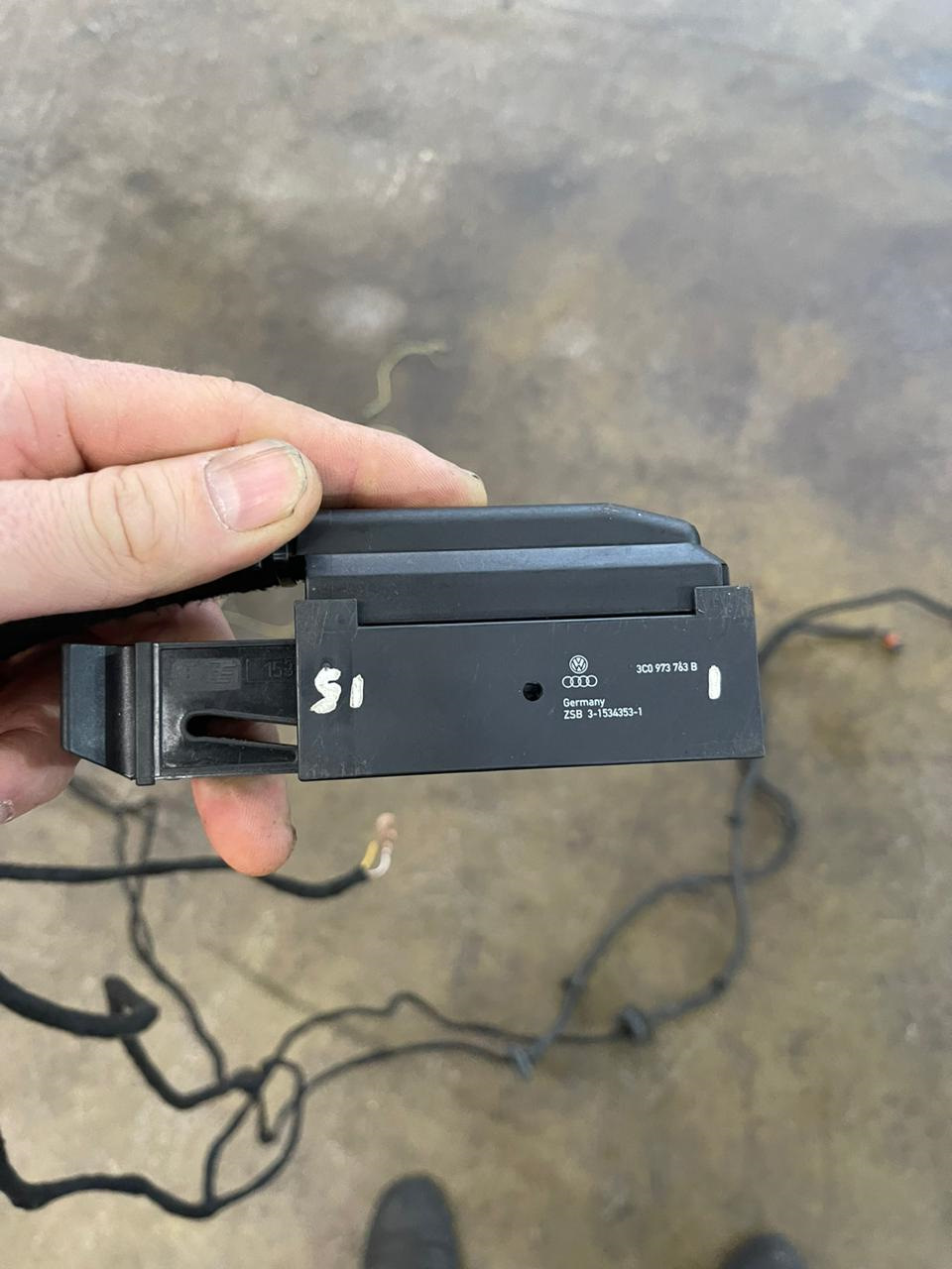 Долой механический ручник. — Audi Allroad (C5), 2,7 л, 2001 года ...