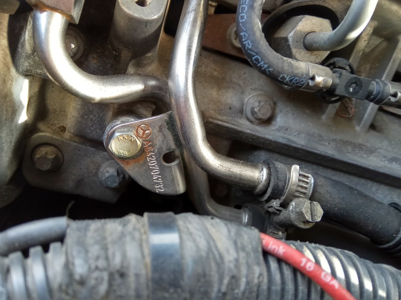 Замена металлической обратки от форсунок — Jeep Grand Cherokee (WK), 3 ...