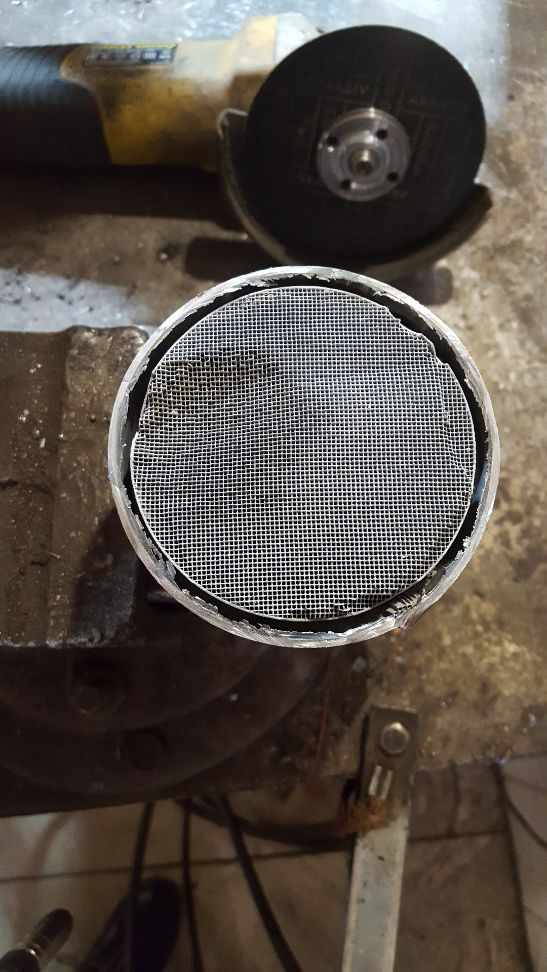 Керамический катализатор. Керамический катализатор. Самый дорогой катализатор. Катализатор кемерово. Приём катализаторов в кемерово.