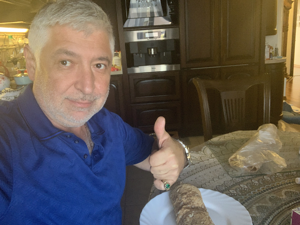 Настоящие армяне. Настоящий армянин. Настоящее фото армянина. Доктор армянин настоящее фото