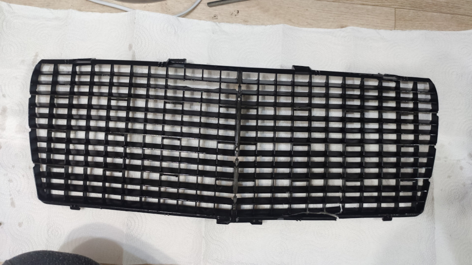 В поисках идеальной решетки — Mercedes-Benz E-class (W124), 3,2 л, 1994 ...