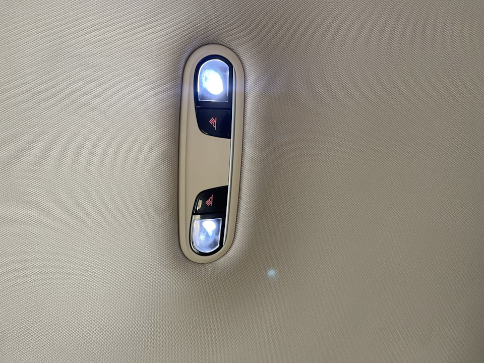 Электроколонка руля и Led плафоны света — Audi A6 (C7), 2 л, 2012 года ...