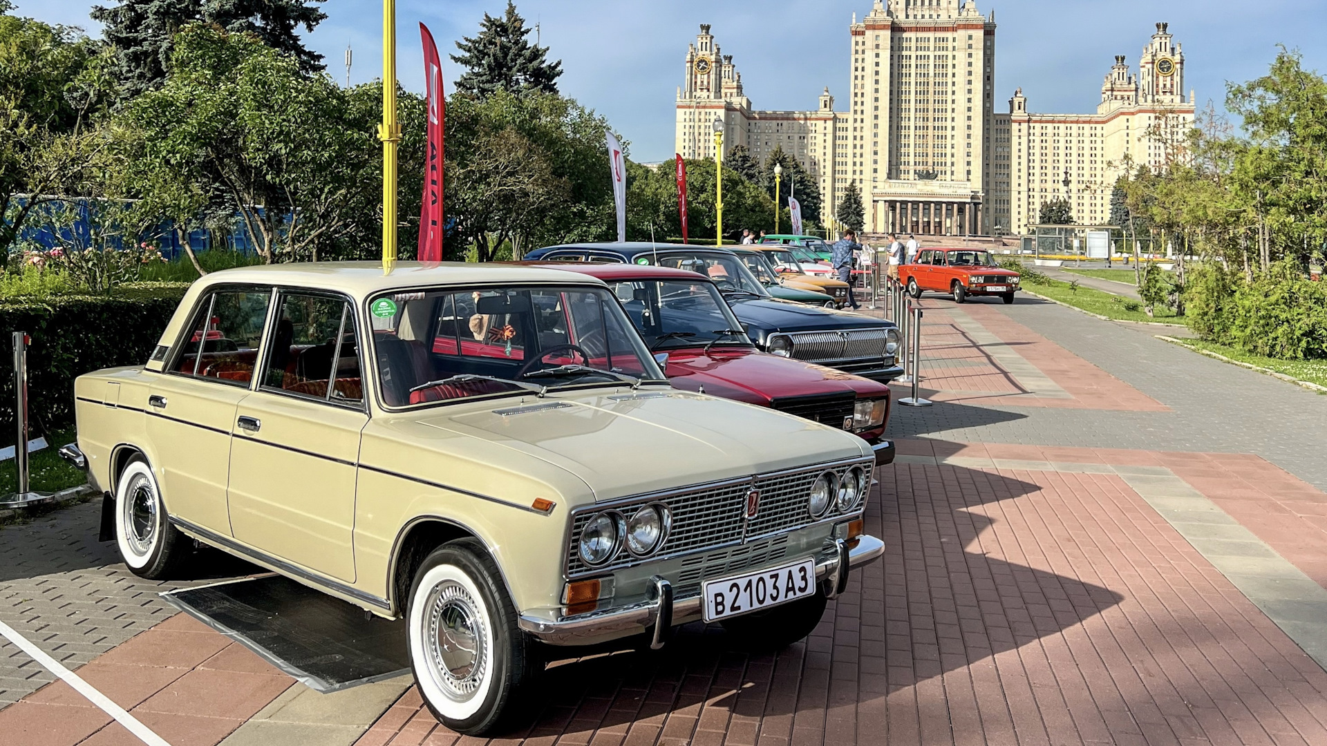 Lada 2103 1.5 бензиновый 1974 | - 1974 Палевый 583 на DRIVE2