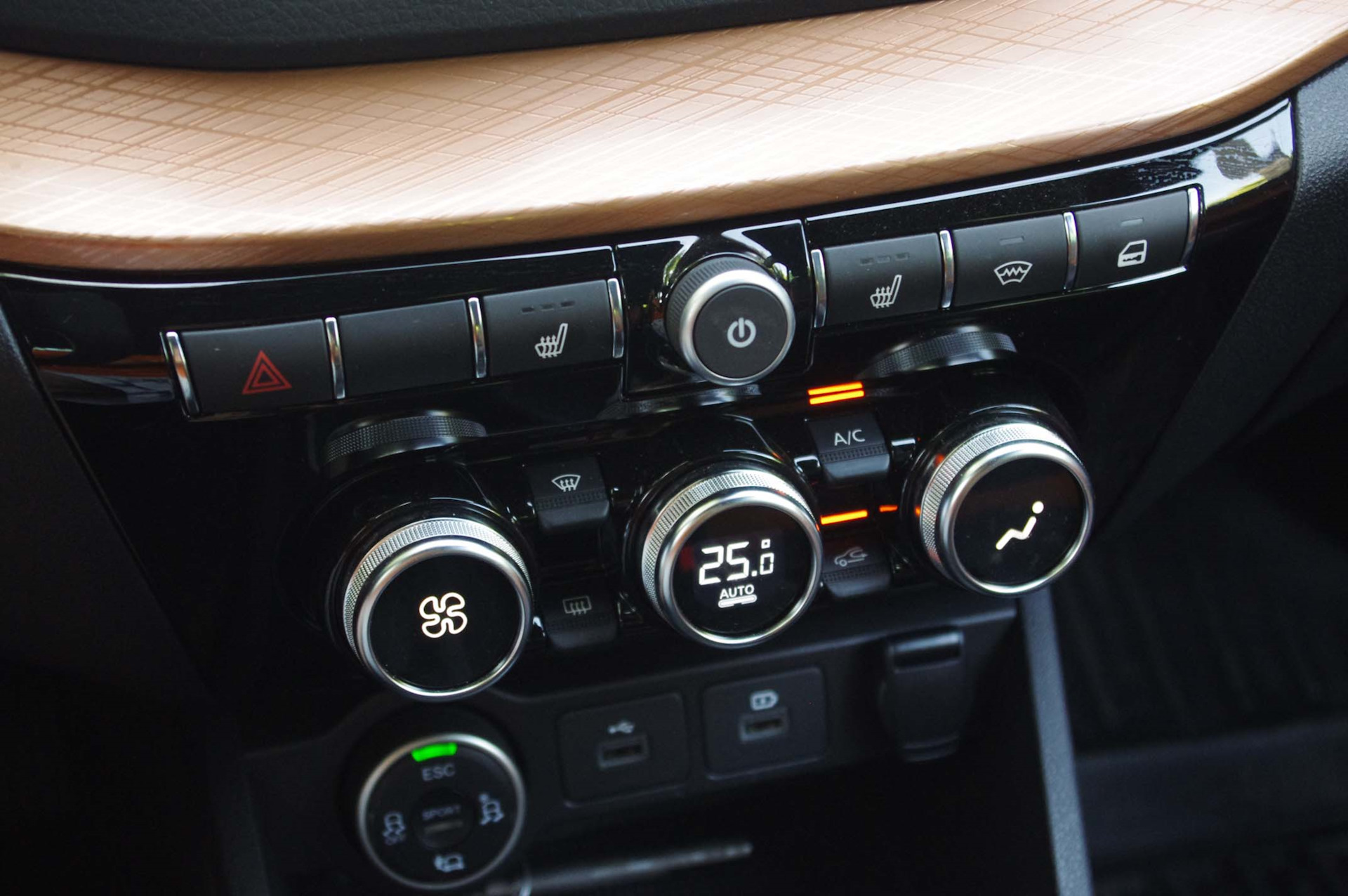 Рено аркана климат контроль. Блок климата рено аркана. Рено аркана климат контроль. Рено аркана климат контроль. Рено аркана блок климат контроля.