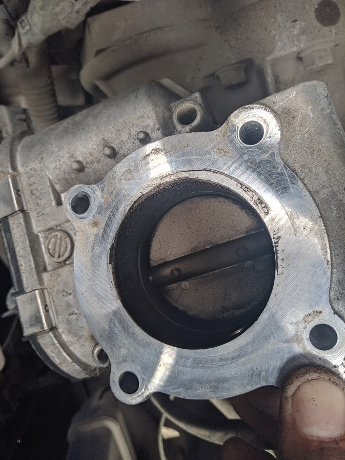 Чистка дроссельной заслонки — Hyundai Solaris, 1,6 л, 2014 года ...