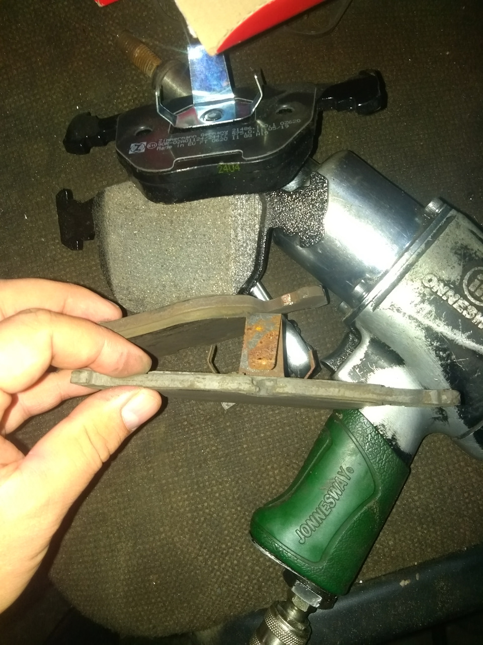 Замена тормозных колодок. Диагностика ходовки — BMW 7 series (E38), 4,4 ...