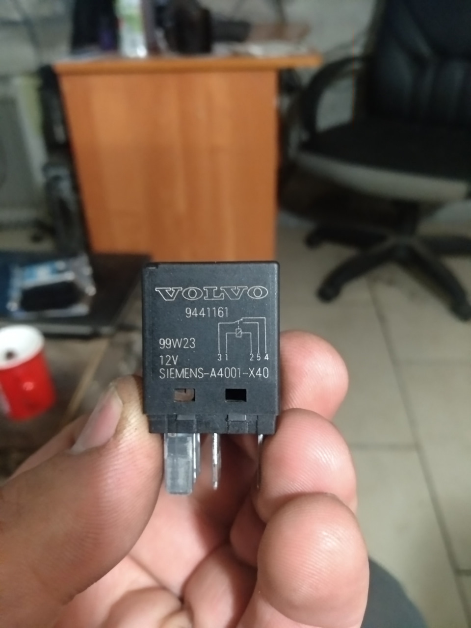 Поднимает обороты. Решено. — Volvo S80 (1G), 2,5 л, 2000 года | своими ...