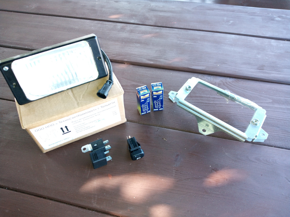 Монтаж и подключение ПТФ к штатной проводке. — Chevrolet Niva (1G), 1,7 ...