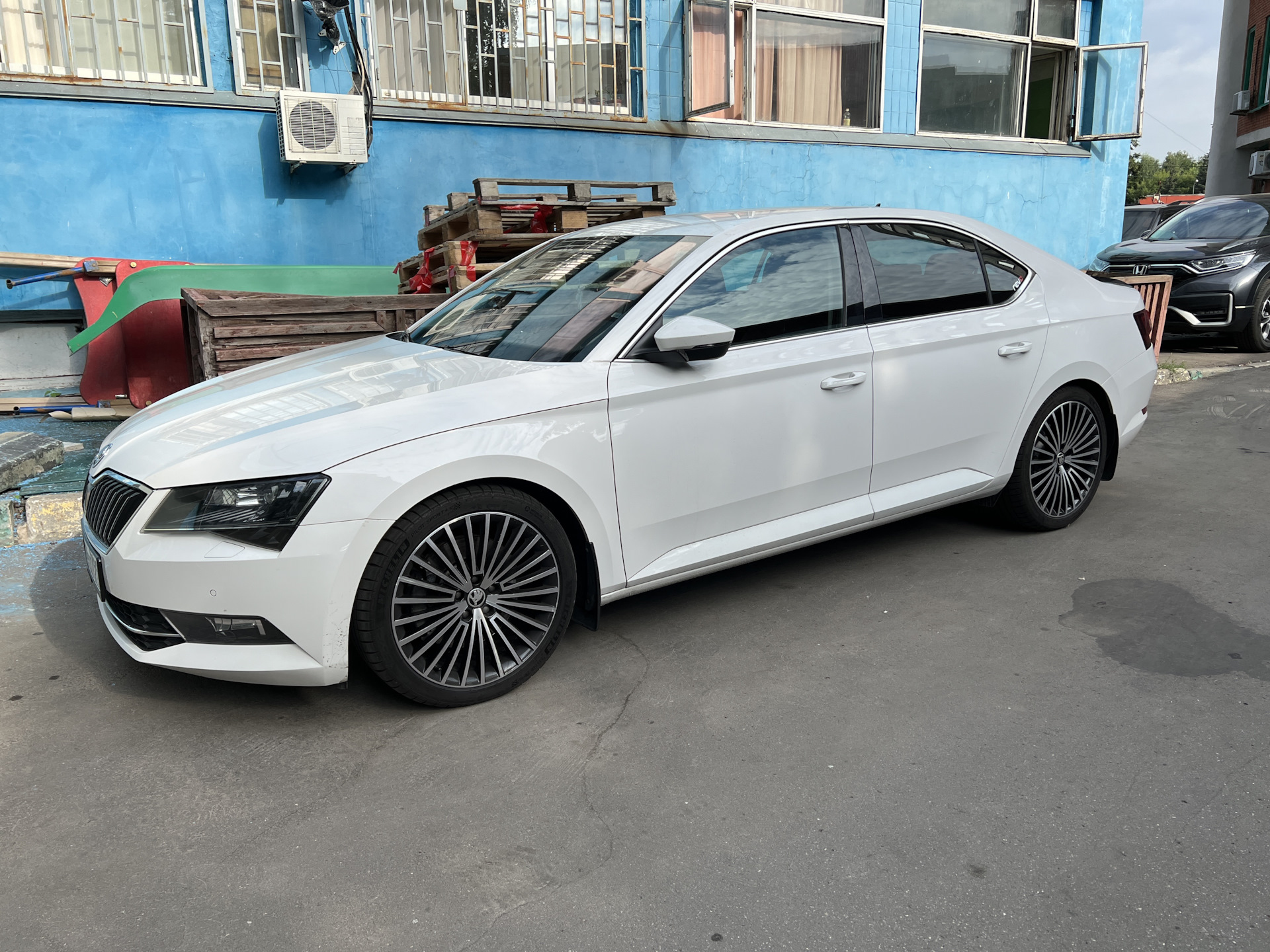 Готовь каско летом — Skoda Superb Mk3, 1,8 л, 2019 года | страхование |  DRIVE2