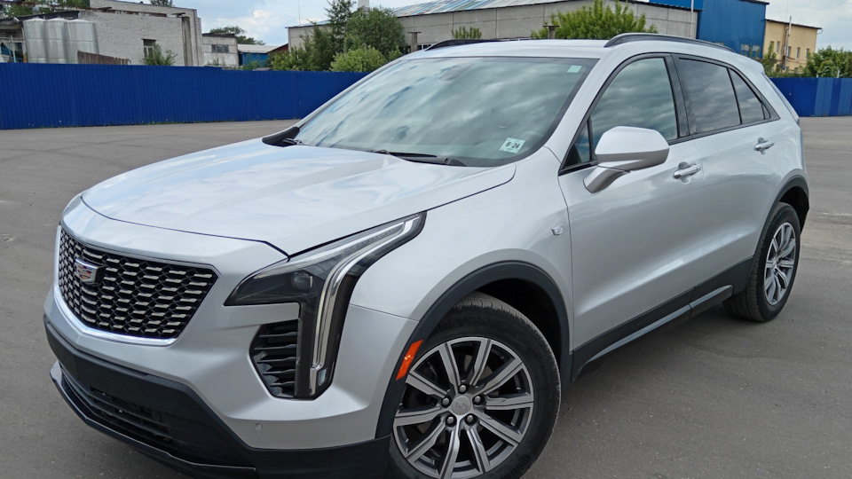 Cadillac XT4 240лс sport