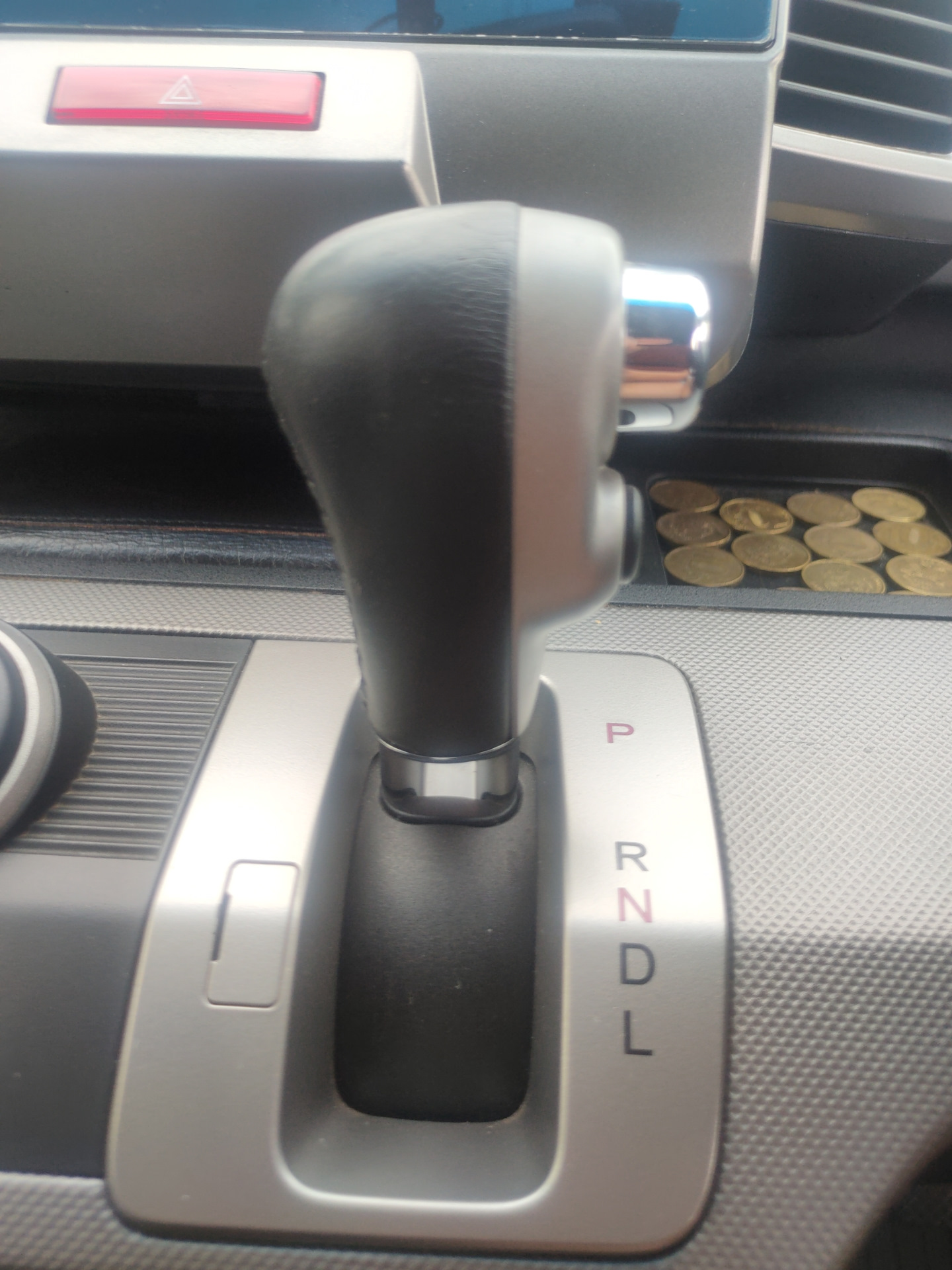 Вариатор хонда фрид gb5. Honda freed gb3 ручка КПП. Чехол КПП Хонда Фрид. Honda freed где коробка.