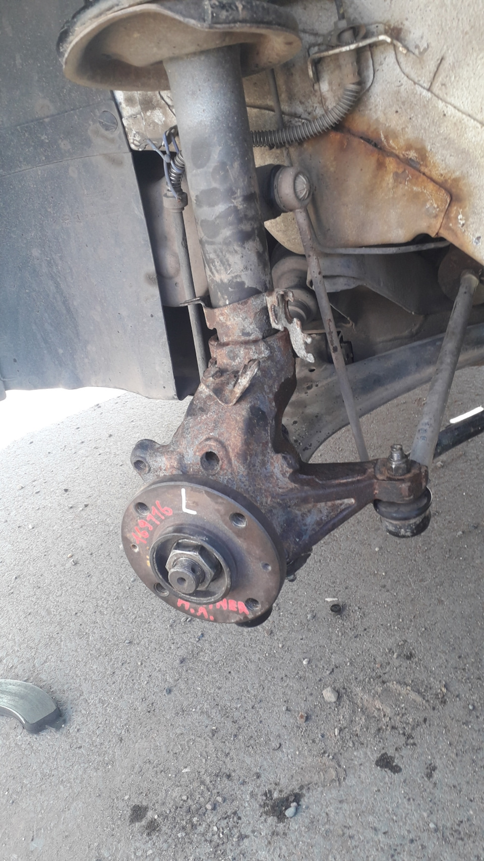 Замена поворотного кулака — Peugeot Partner, 1,4 л, 2010 года ...