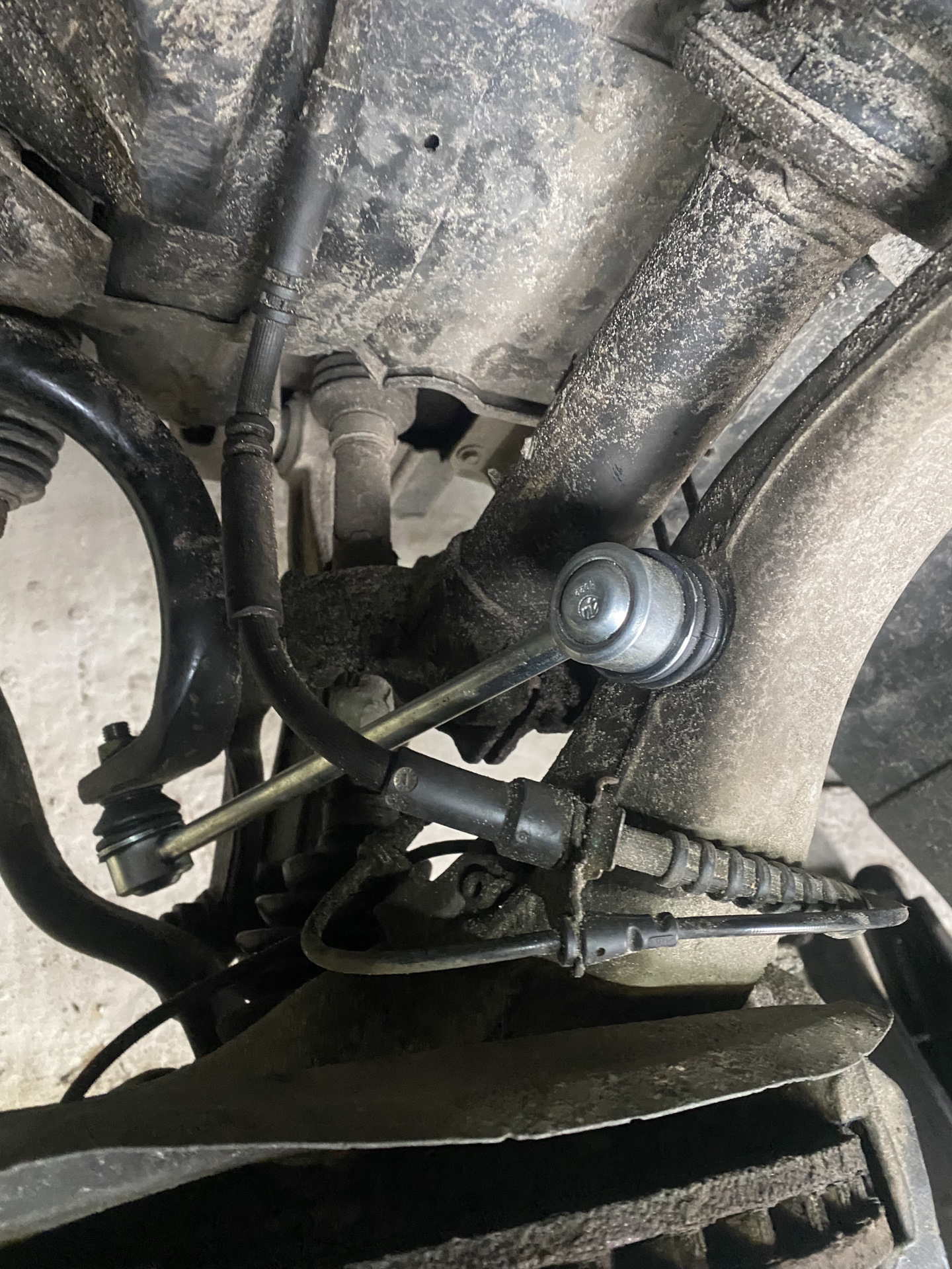 Замена стоек стабилизатора переднего 4u — BMW X5 (E70), 3 л, 2012 года ...