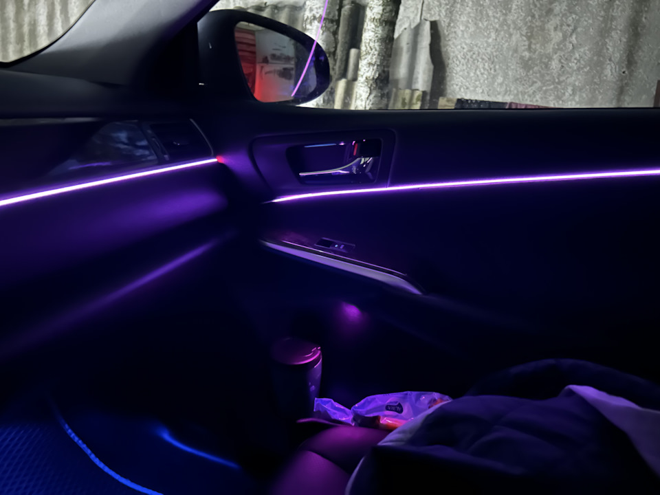 Наконец подсветка салона — Toyota Camry (XV50), 2,5 л, 2016 года ...