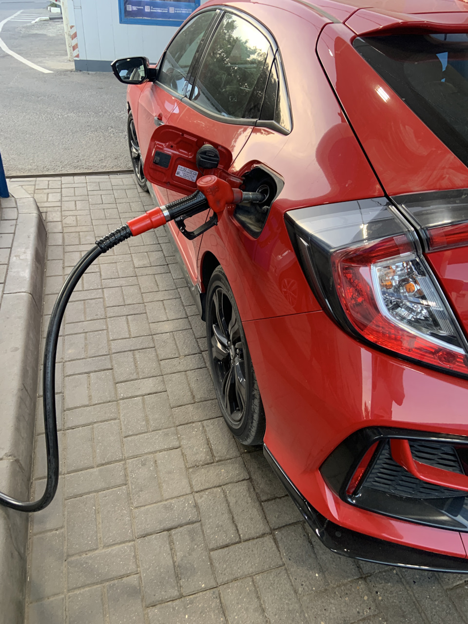 Всем полных баков — Honda Civic Hatchback (10G)