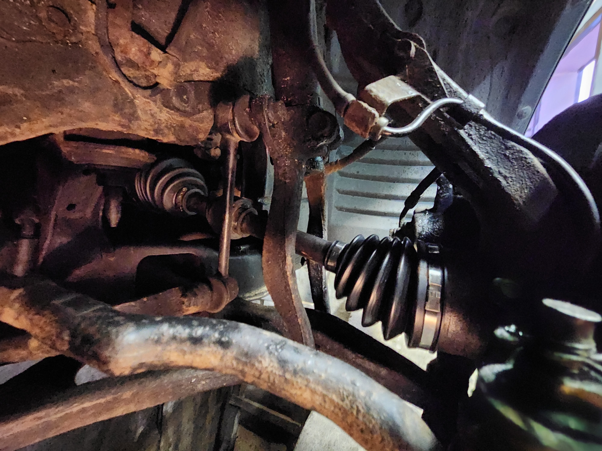 Замена пыльников шруса и задней пружины — Mazda 6 (2G) GH, 2 л, 2008 ...