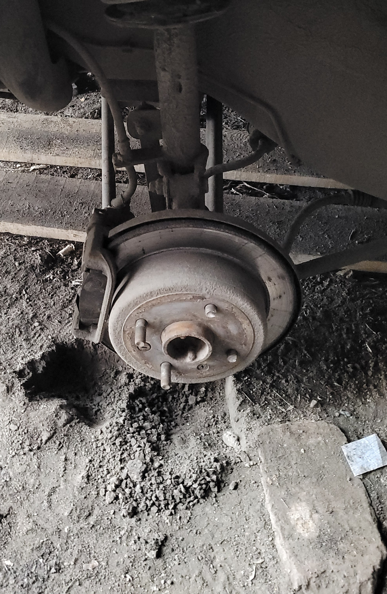 Замена сломанных шпилек — Daewoo Gentra, 1,5 л, 2013 года | запчасти ...