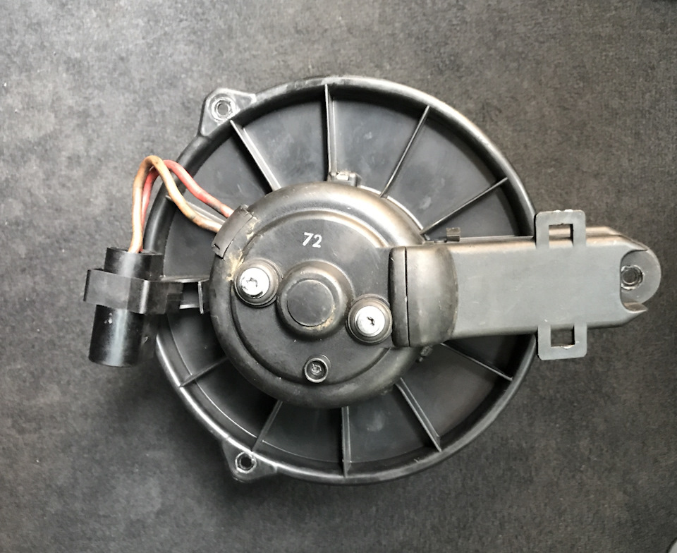 Вид с другой стороны — Audi Allroad (C5)