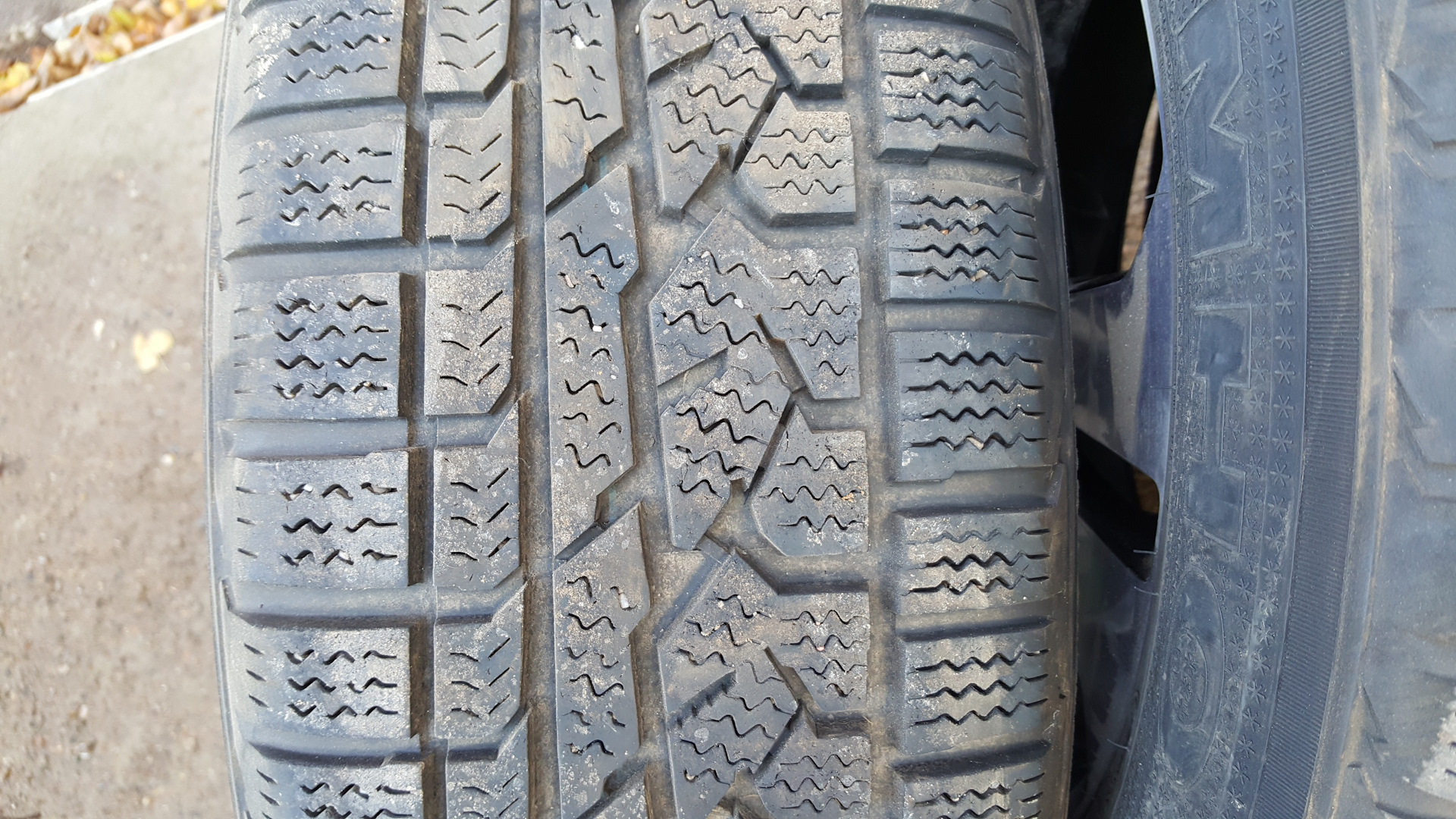 Липучка 225. Kumho i'Zen RV 225/65r17 106h. Kumho липучка r17. Кумхо 225/65/17 106 н зима. Кумхо Zen 70 2007.