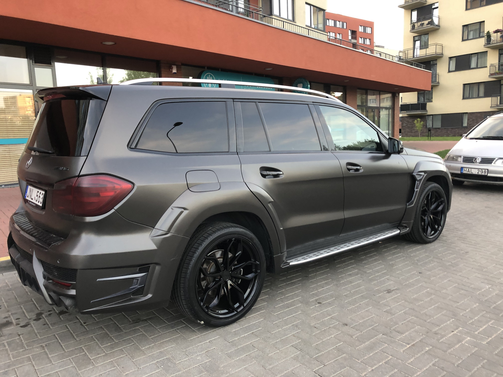 Черные матовые диски r20 Mercedes GLS