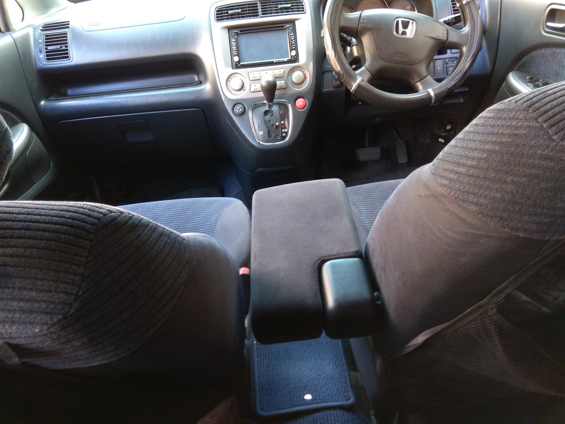 Купить Сиденья Хонда Стрим