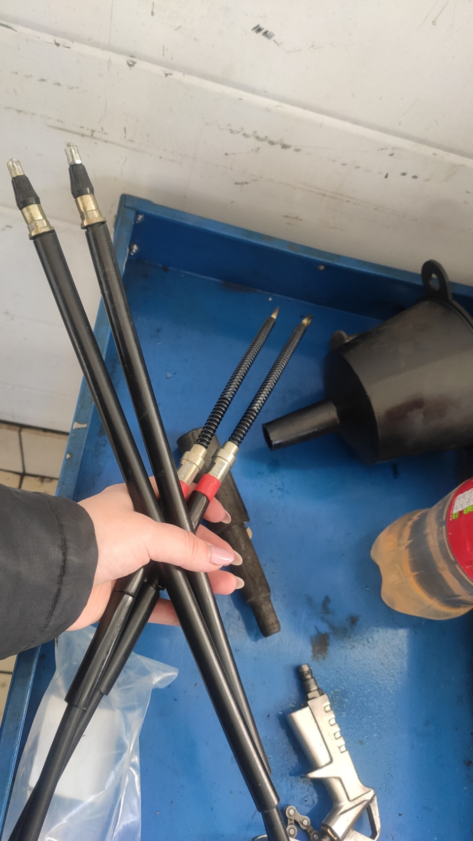 Ручник — Lada 2115, 1,5 л, 2006 года | запчасти | DRIVE2