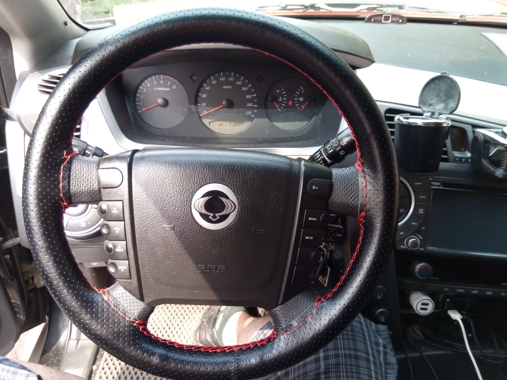 Руль саньенг кайрон. Оплетка кайрон. Оплётка на руль ssangyong kyron. Оплётка на руль ssangyong kyron. Ssangyong kyron 2014 руль.