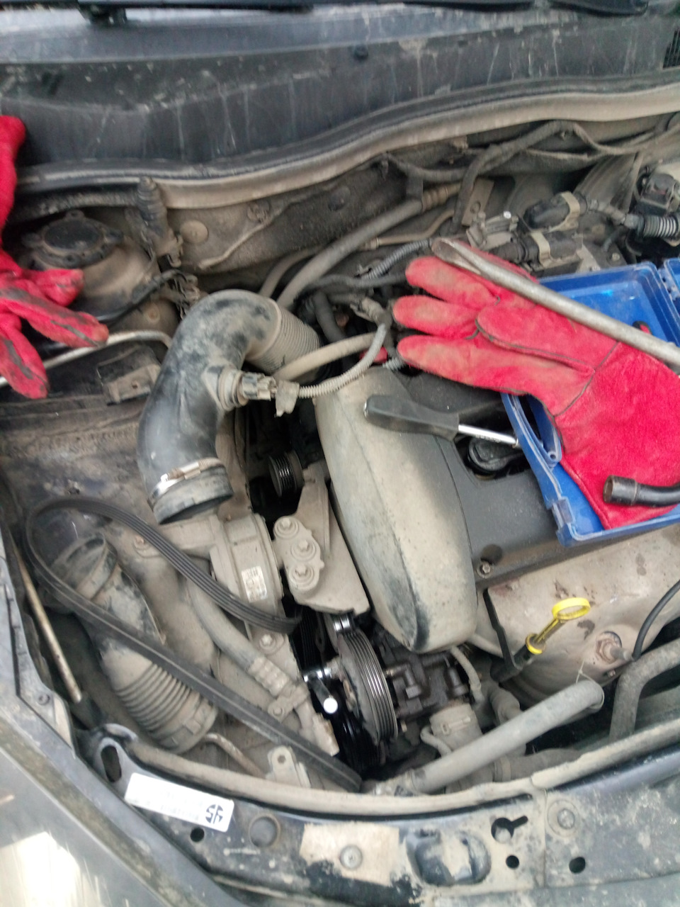 хелп, не заводится, заклинил кондей — Opel Astra H GTC, 1,6 л, 2007 ...