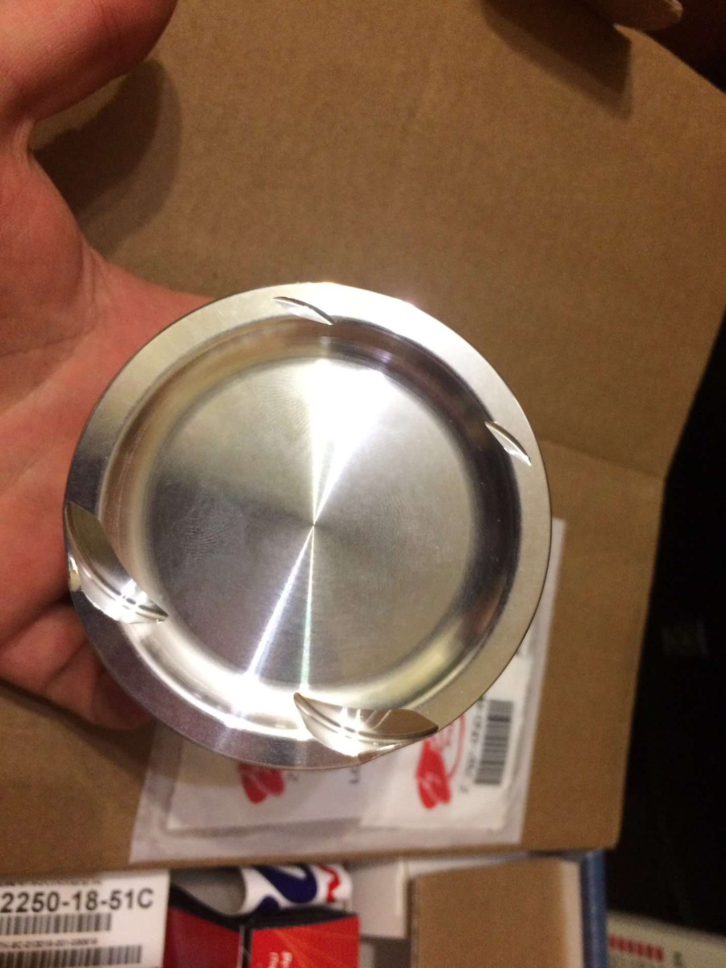 Диаметр поршня ауди. Поршни ауди 80 2. Поршни 82мм kolbenschmidt. Audi 80 1. Поршень двс 1.