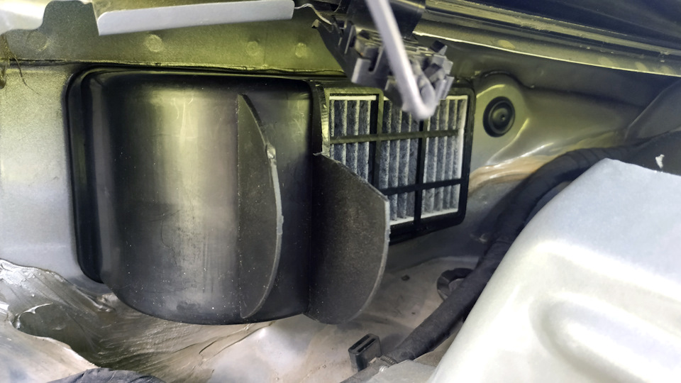 Решетка на шахту забора воздуха в салон - Skoda Rapid (1G), 1,6 л, 2014 года акс