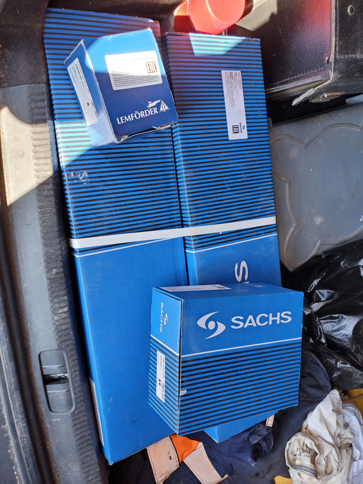 ТО, замена передних стоек, замена помпы, развал-схождение — Volkswagen ...