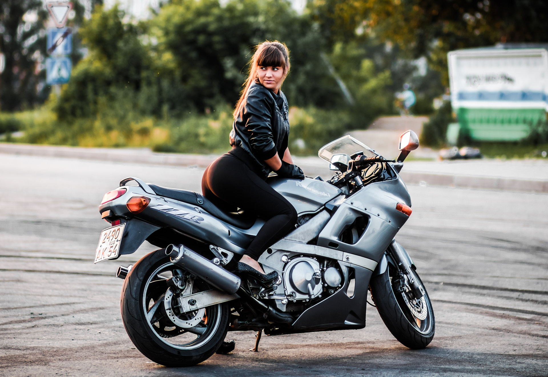 Motorräder für frauen mit kurzen beinen