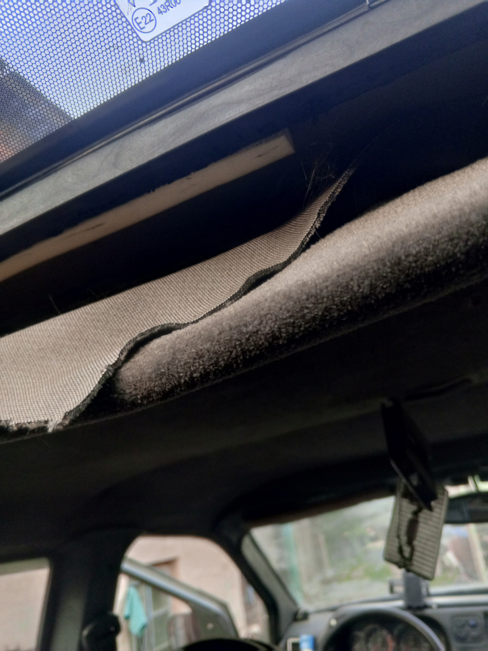 Начал клеить спереди от середины — Lada 2120 Надежда